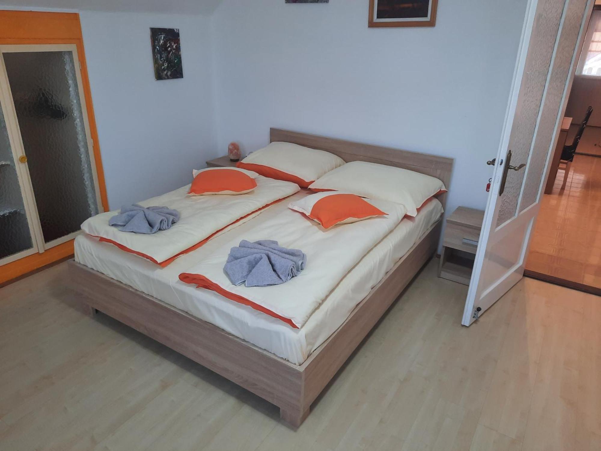Апартаменты Galeria Vendeghaz Хайдусобосло Экстерьер фото