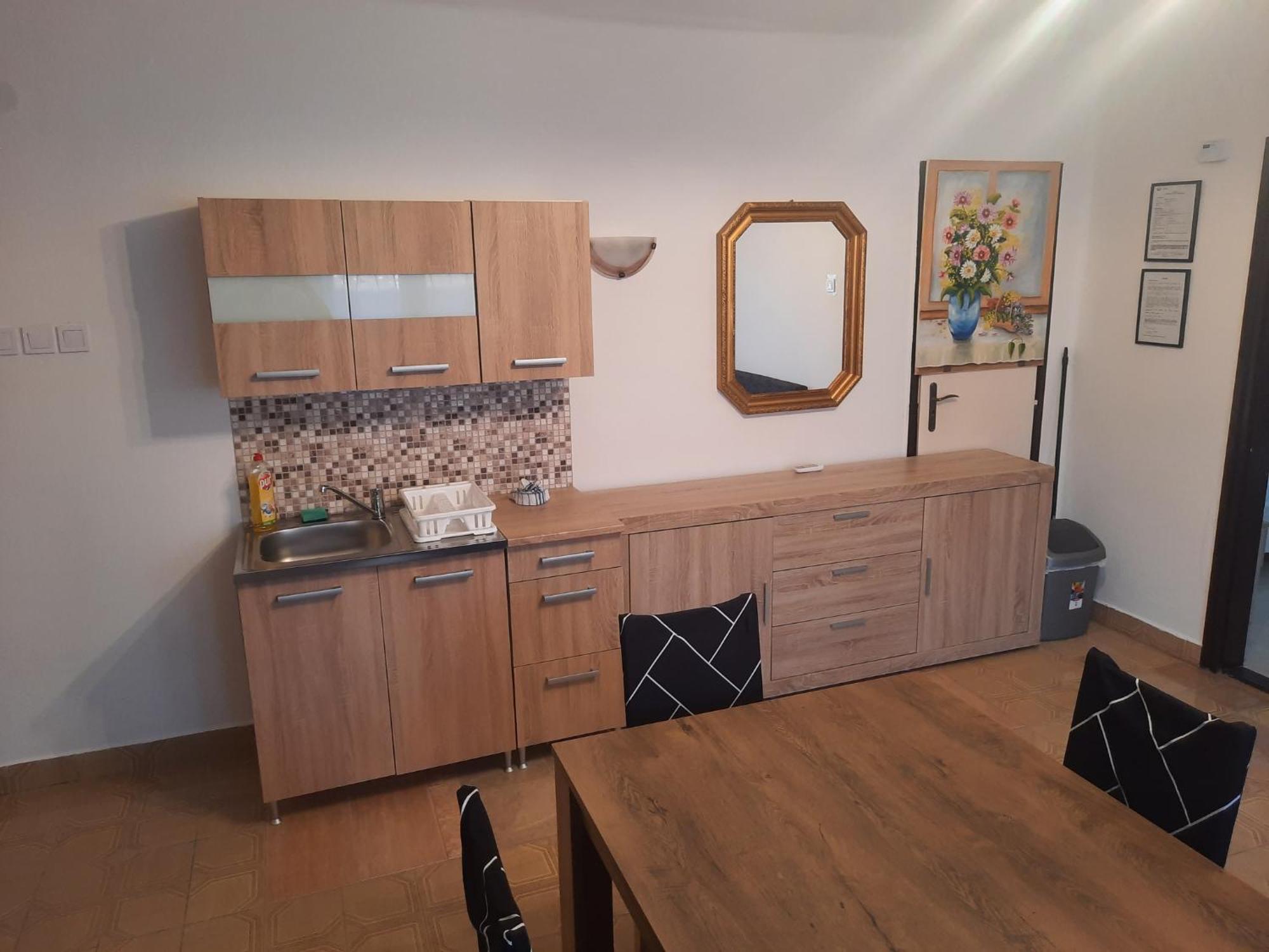 Апартаменты Galeria Vendeghaz Хайдусобосло Экстерьер фото