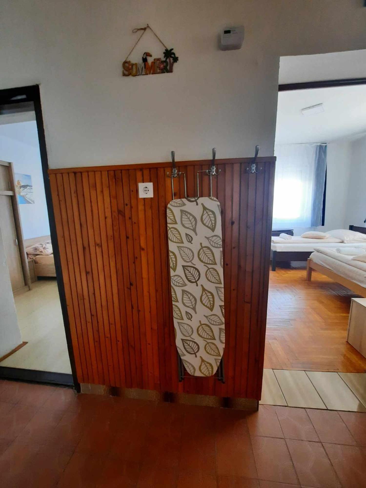 Апартаменты Galeria Vendeghaz Хайдусобосло Экстерьер фото